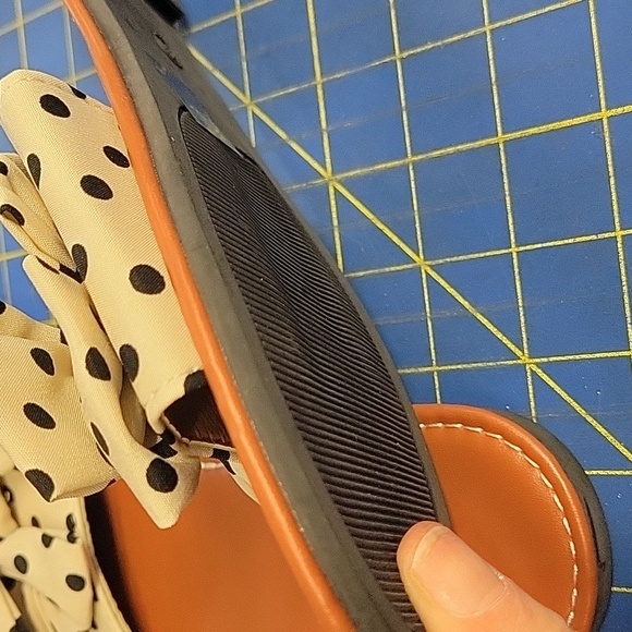 Polka Dot Bow Sandals Size 9 (41) Cream Bow w Black Polka Dot Flat - Picture 7 of 7